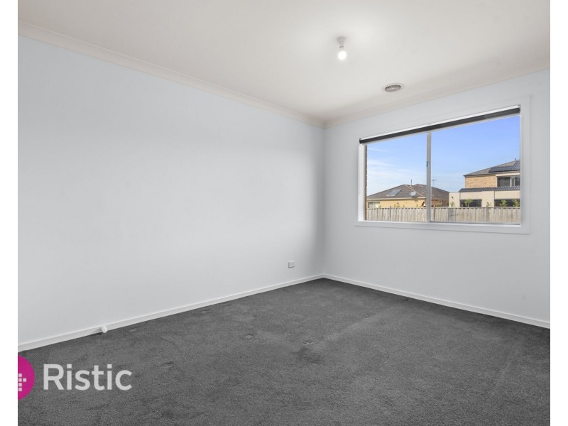 145 Webster Way, Pakenham VIC 3810