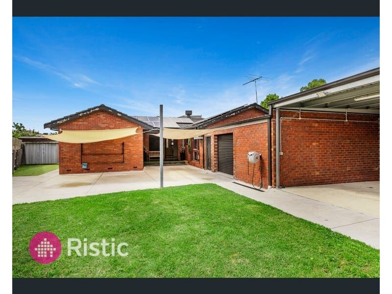 7 Wallace Place, Mill Park VIC 3082