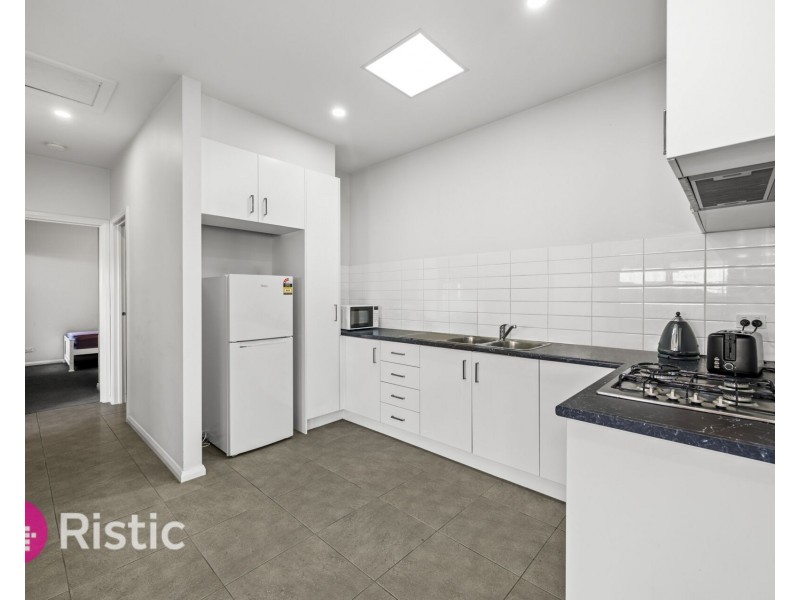 2/207 Darebin Drive, Lalor VIC 3075