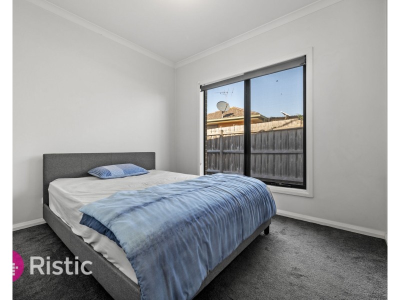 2/207 Darebin Drive, Lalor VIC 3075