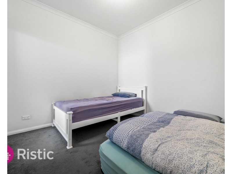 2/207 Darebin Drive, Lalor VIC 3075