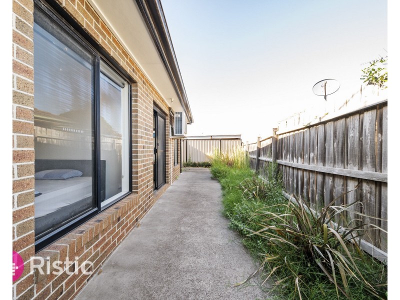 2/207 Darebin Drive, Lalor VIC 3075