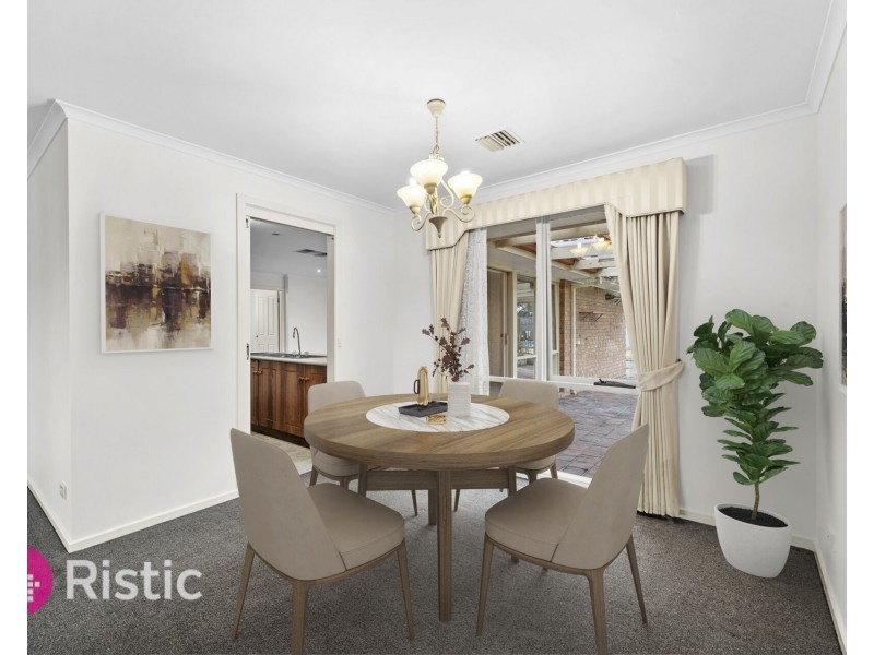 7 Burridge Close, Mill Park VIC 3082