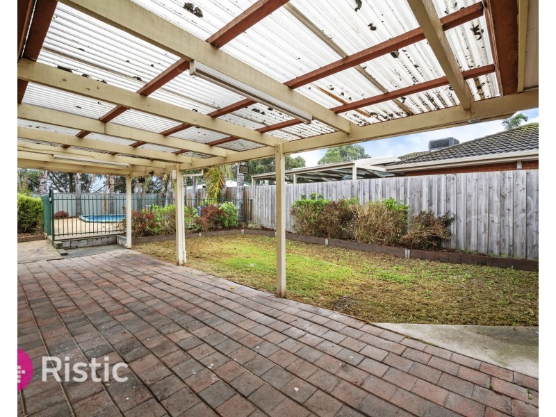 7 Burridge Close, Mill Park VIC 3082