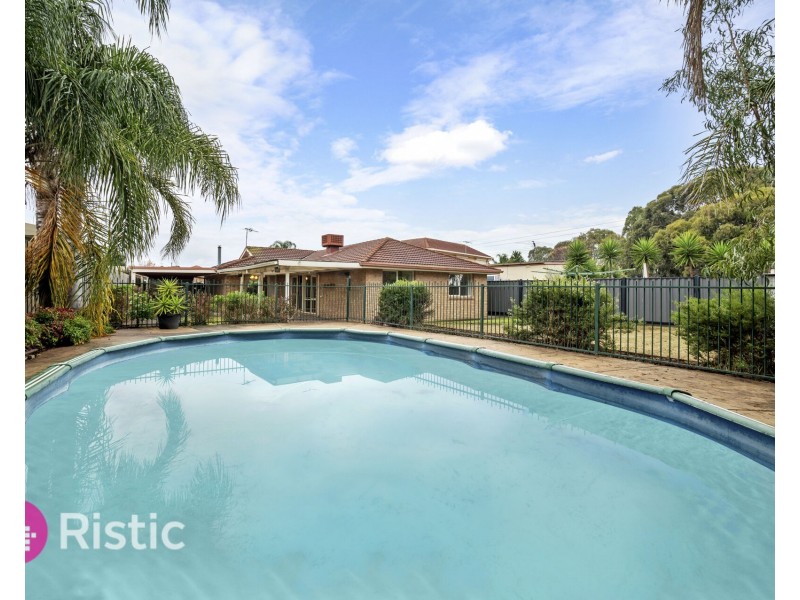 7 Burridge Close, Mill Park VIC 3082