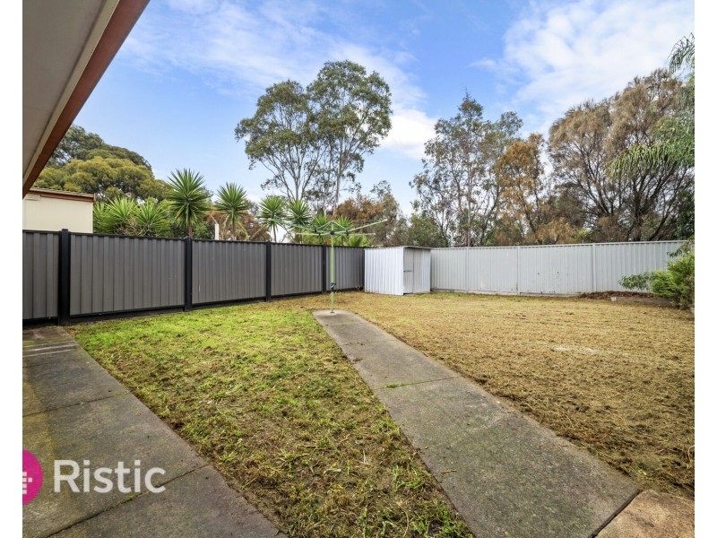7 Burridge Close, Mill Park VIC 3082