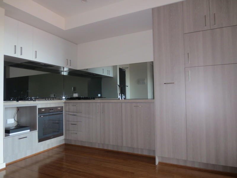 202/7 Warrs Avenue, Preston VIC 3072