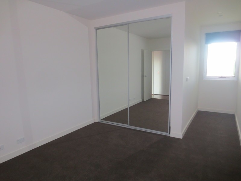 202/7 Warrs Avenue, Preston VIC 3072
