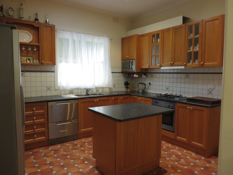25 Cameron Street, Regent West VIC 3072