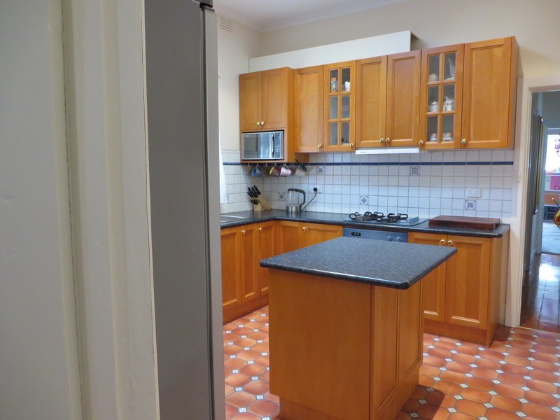 25 Cameron Street, Regent West VIC 3072