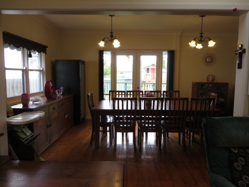 25 Cameron Street, Regent West VIC 3072