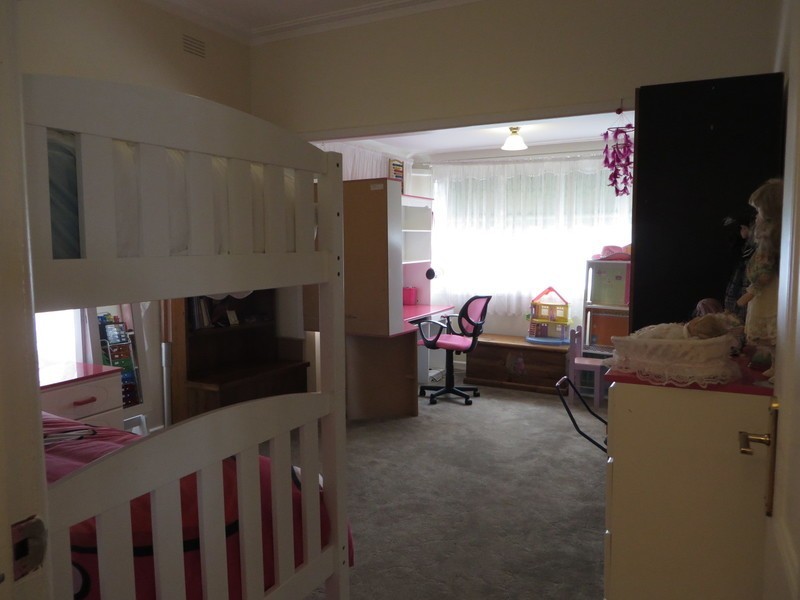 25 Cameron Street, Regent West VIC 3072