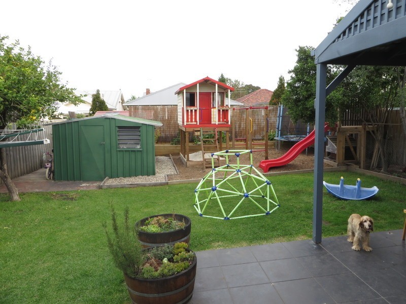 25 Cameron Street, Regent West VIC 3072