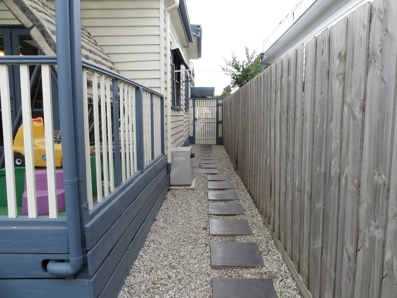 25 Cameron Street, Regent West VIC 3072
