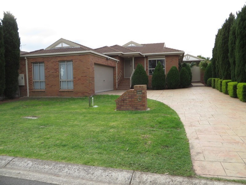 16 Gilroy Crescent, Mill Park VIC 3082