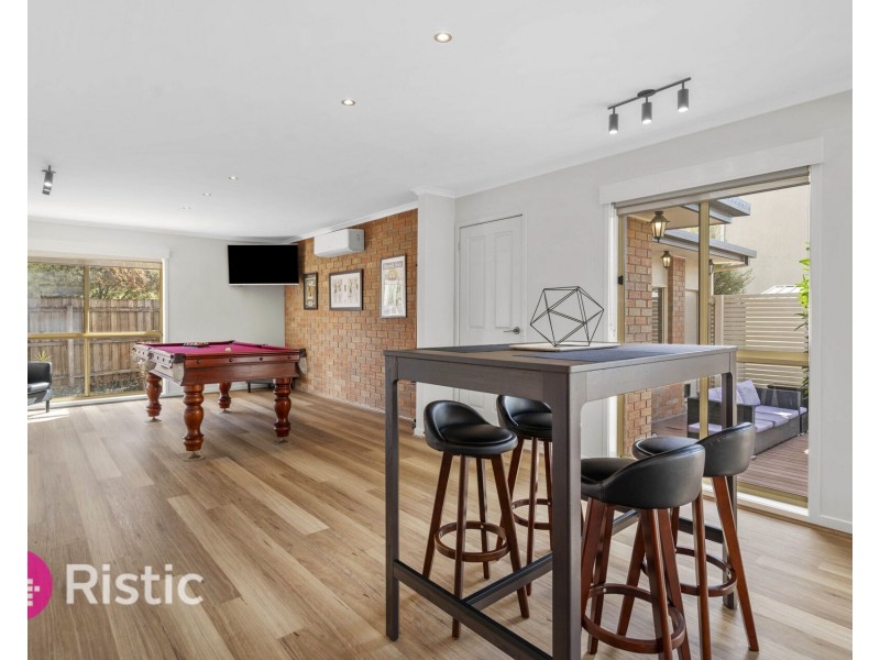 6 Montana Way, Mill Park VIC 3082