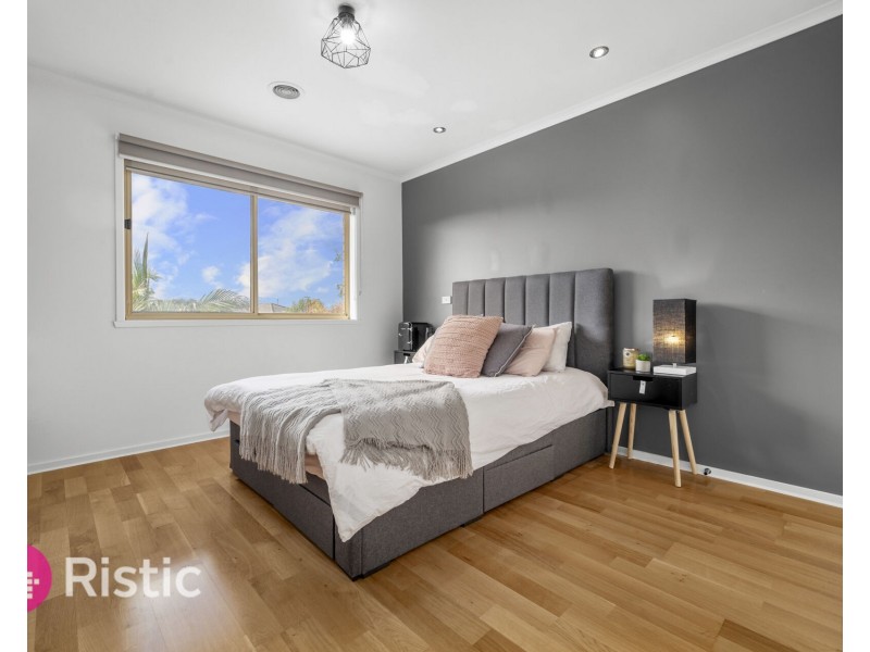 6 Montana Way, Mill Park VIC 3082