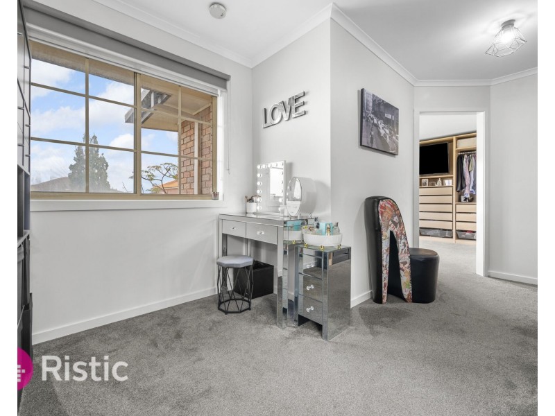 6 Montana Way, Mill Park VIC 3082