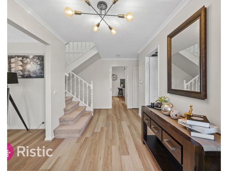 6 Montana Way, Mill Park VIC 3082