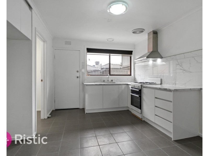 1/18 Duffy Street, Reservoir VIC 3073