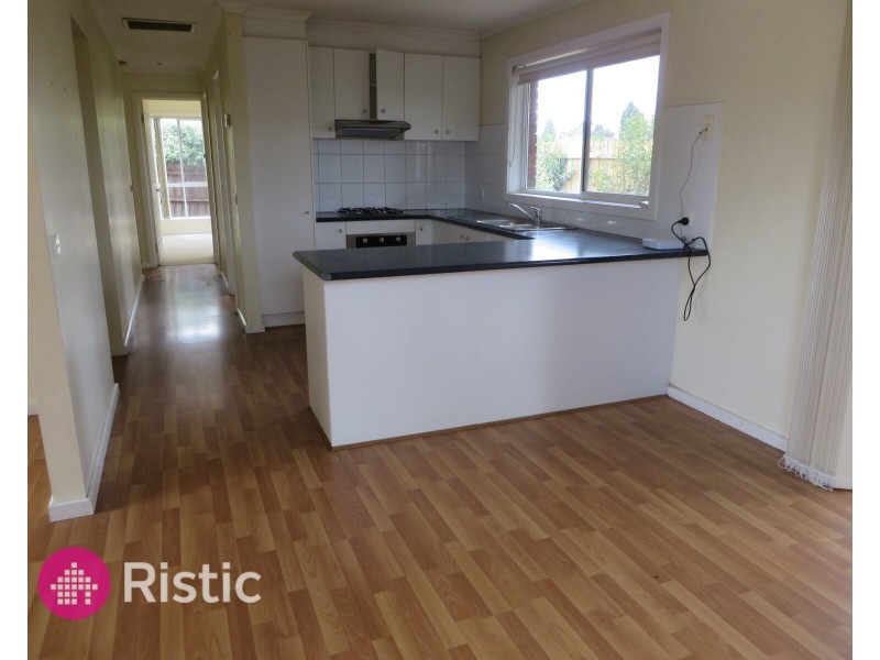 2/73 Woolnough Drive, Mill Park VIC 3082