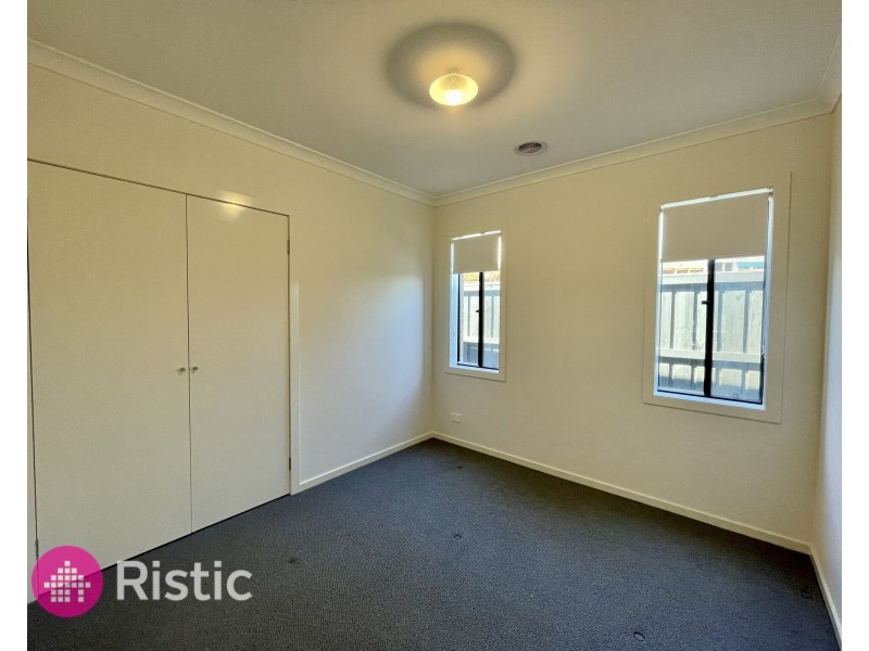 43 Hardwood Grove, Donnybrook VIC 3064