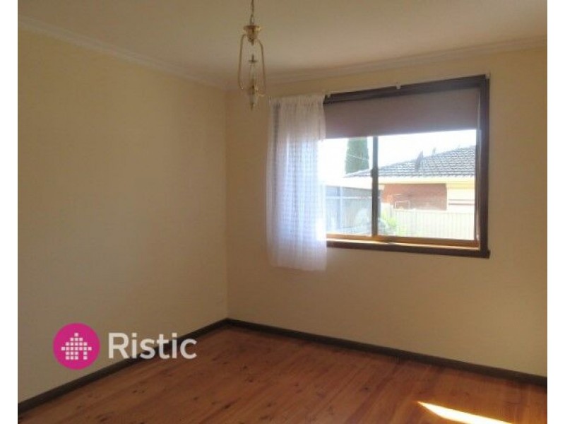 8 Fernshaw Street, Thomastown VIC 3074
