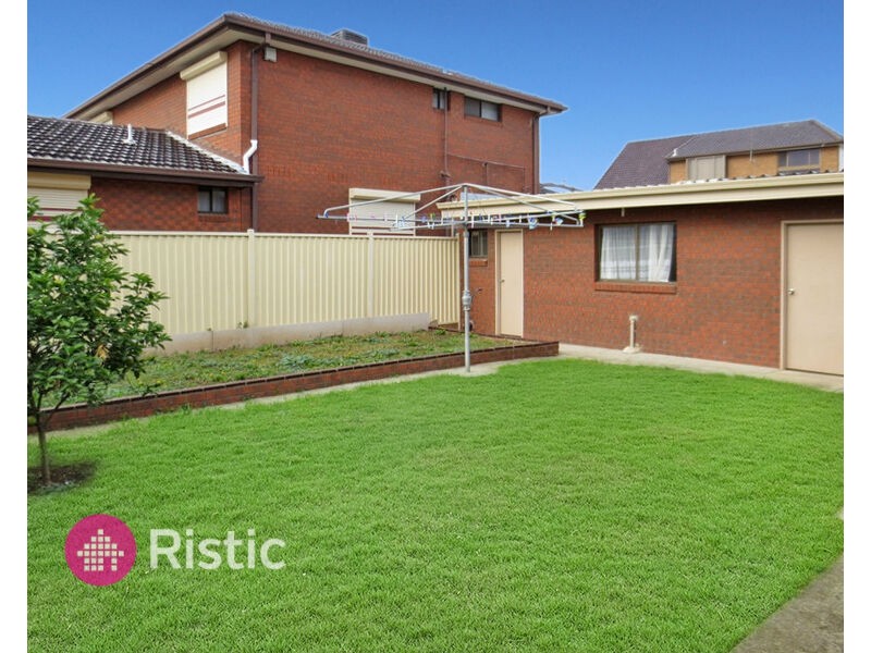 8 Fernshaw Street, Thomastown VIC 3074