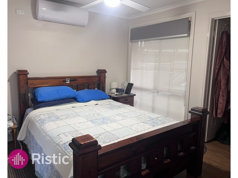 2/33 Allwyn Crescent, Mill Park VIC 3082