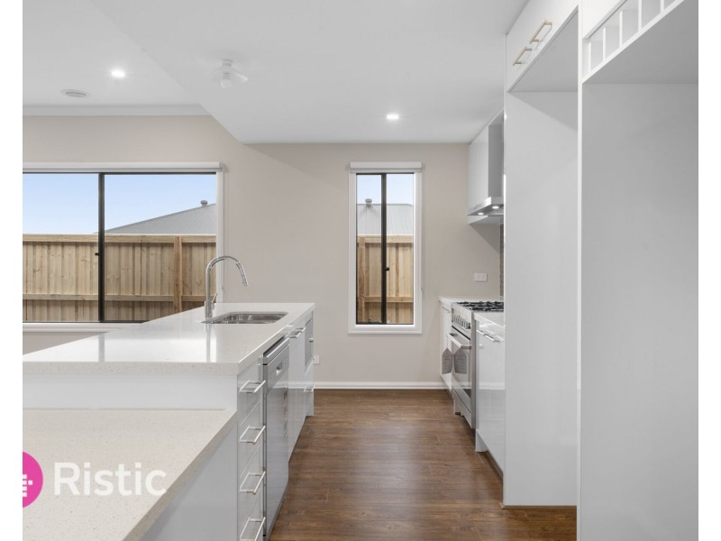 10 Tannery Street, Donnybrook VIC 3064