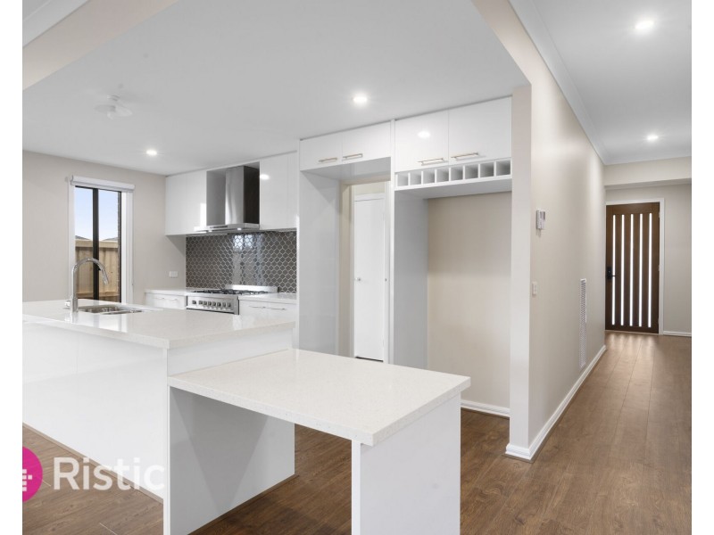 10 Tannery Street, Donnybrook VIC 3064