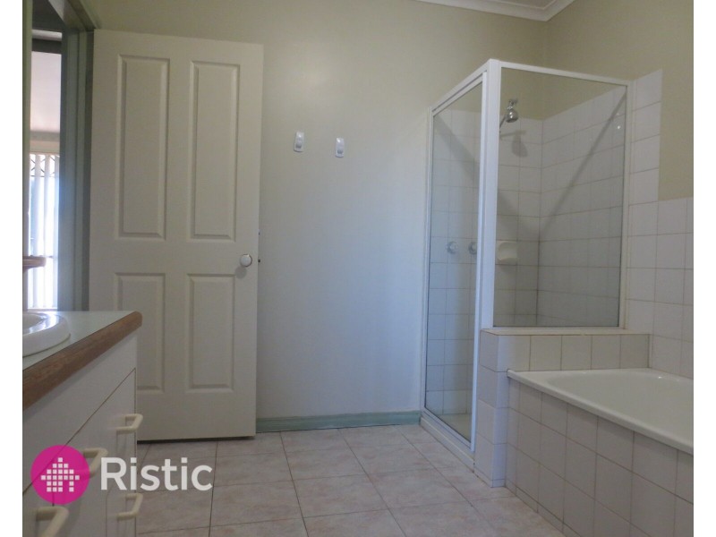 2/68-92 Mckimmies Road, Lalor VIC 3075