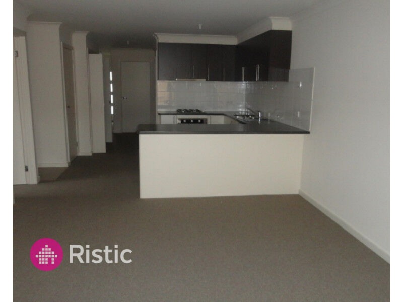 8/12 Kirkland Court, Epping VIC 3076