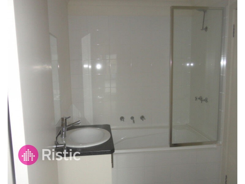 8/12 Kirkland Court, Epping VIC 3076