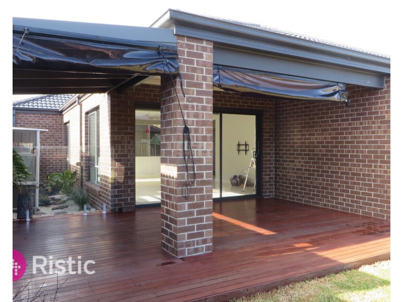 10 Dibella Street, Doreen VIC 3754