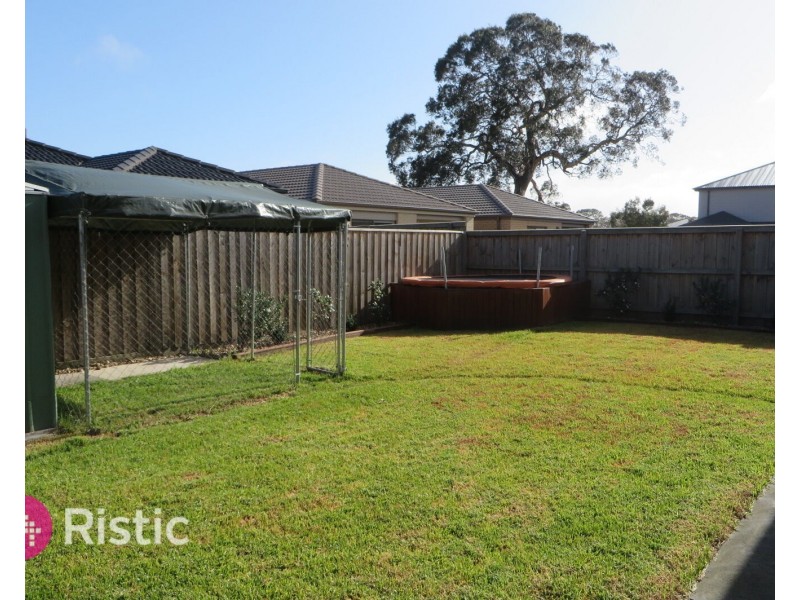 10 Dibella Street, Doreen VIC 3754