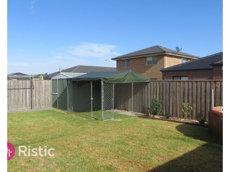 10 Dibella Street, Doreen VIC 3754