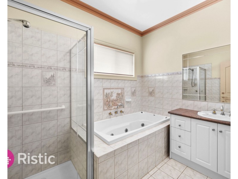 56 Capri Close, South Morang VIC 3752