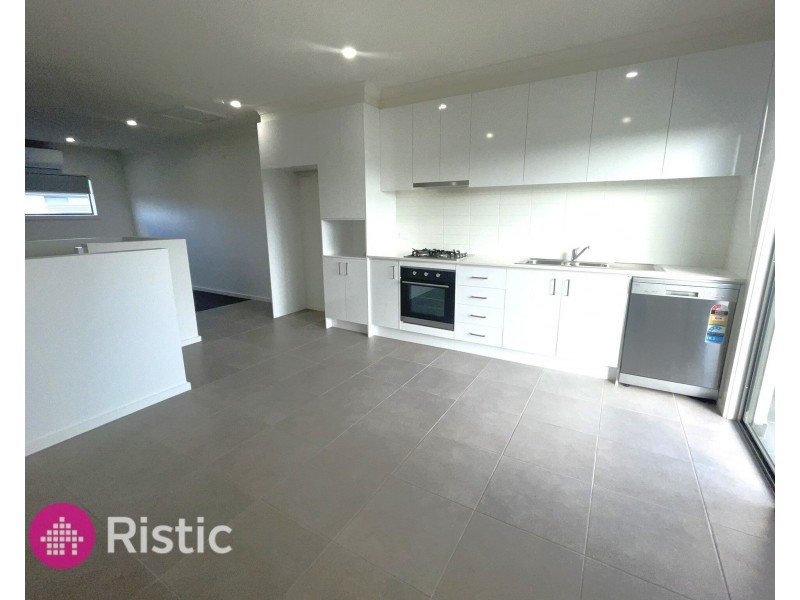 3/204 Saltlake Boulevard, Wollert VIC 3750