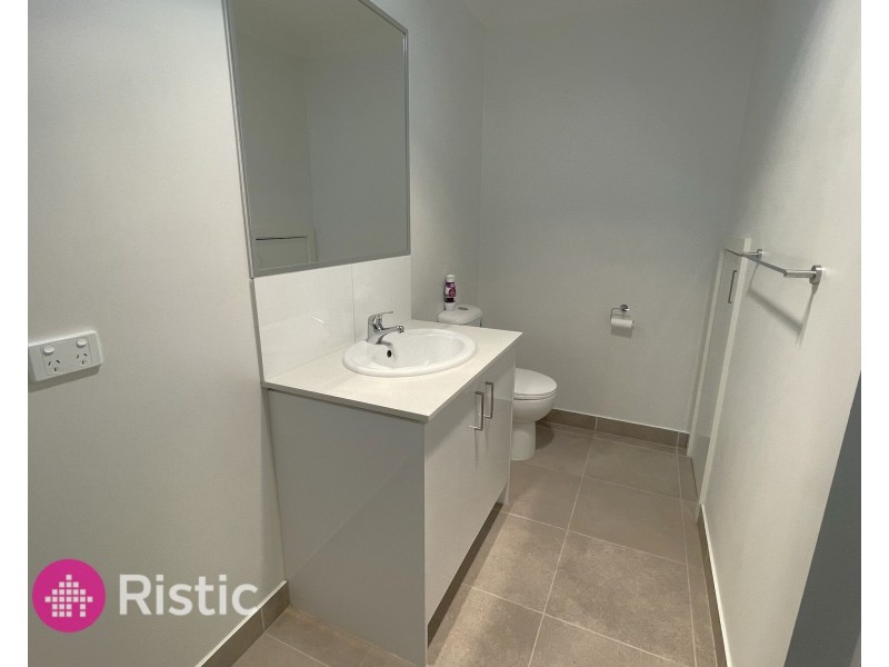 3/204 Saltlake Boulevard, Wollert VIC 3750