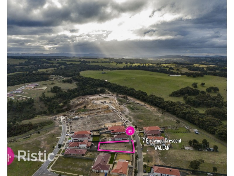 7 Birdwood Crescent, Wallan VIC 3756