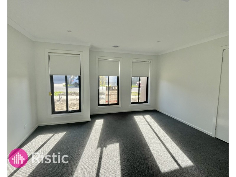 9 Helenic Drive, Greenvale VIC 3059