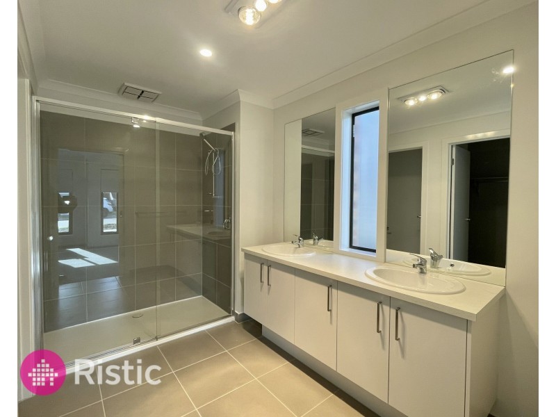 9 Helenic Drive, Greenvale VIC 3059