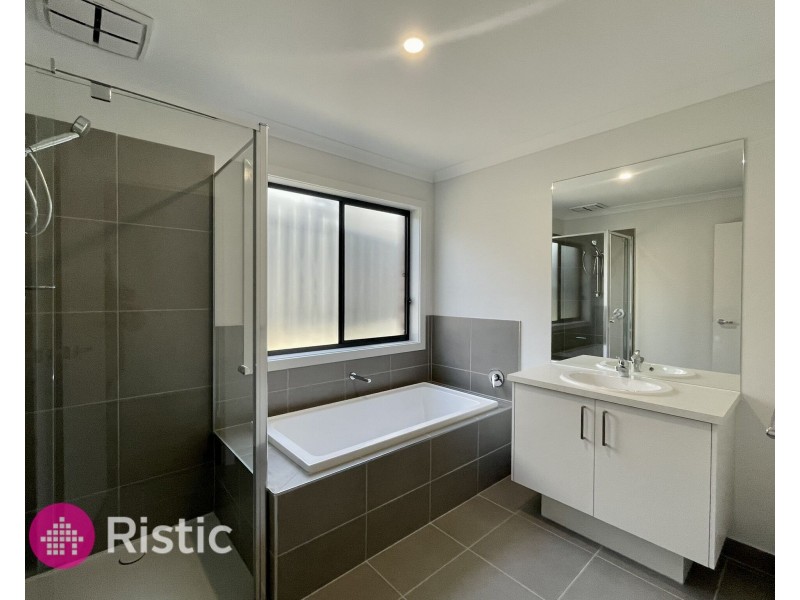 9 Helenic Drive, Greenvale VIC 3059