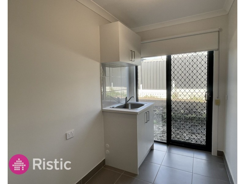 9 Helenic Drive, Greenvale VIC 3059