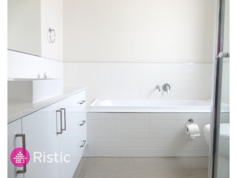 2/26 Valencia Street, Glenroy VIC 3046