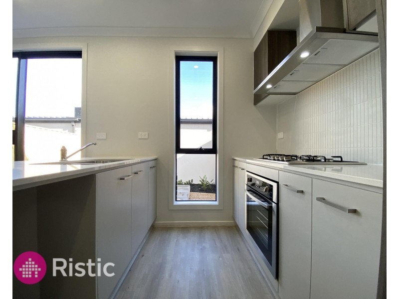 14 Kronos Walk, Wollert VIC 3750