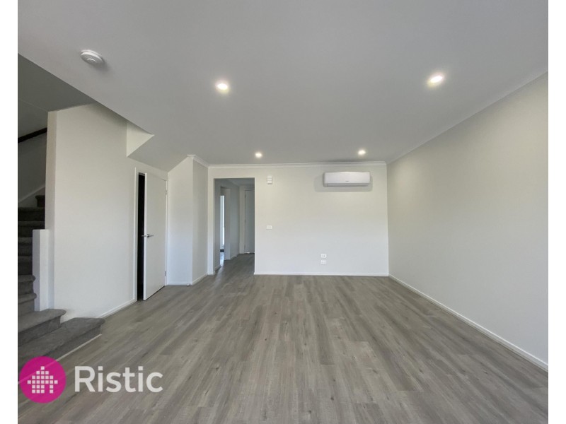 14 Kronos Walk, Wollert VIC 3750