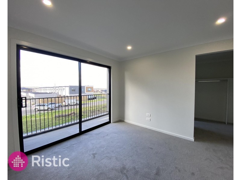 14 Kronos Walk, Wollert VIC 3750