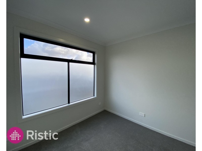 14 Kronos Walk, Wollert VIC 3750